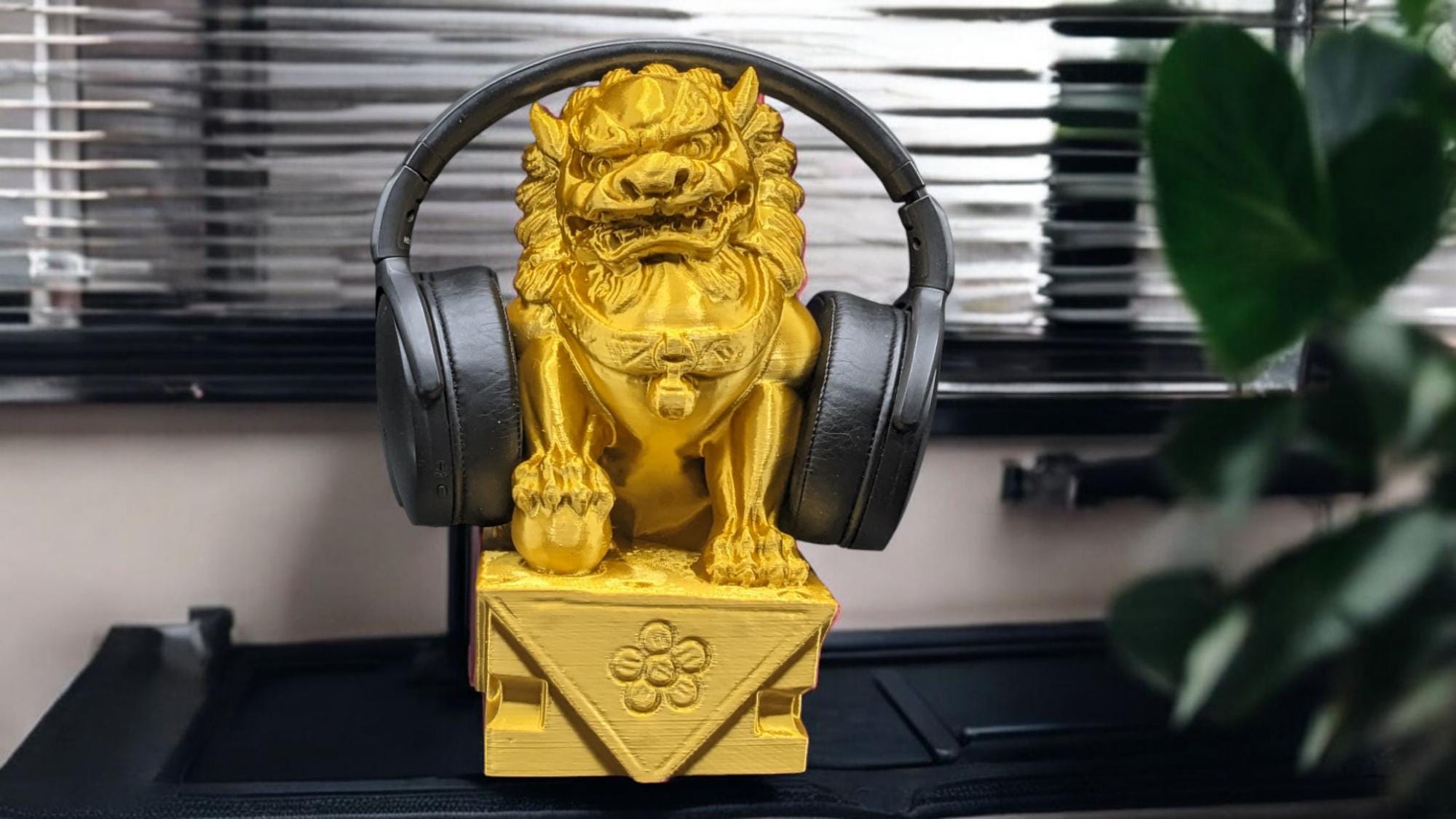 Foo Dogs Headphones Stand, Foo Dog Chinese Statue, Fu Dog Headphone Stand, Temple Dog Headphone Holder