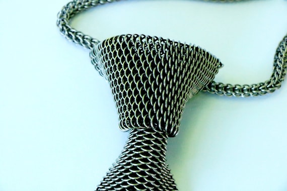 dragon scale tie
