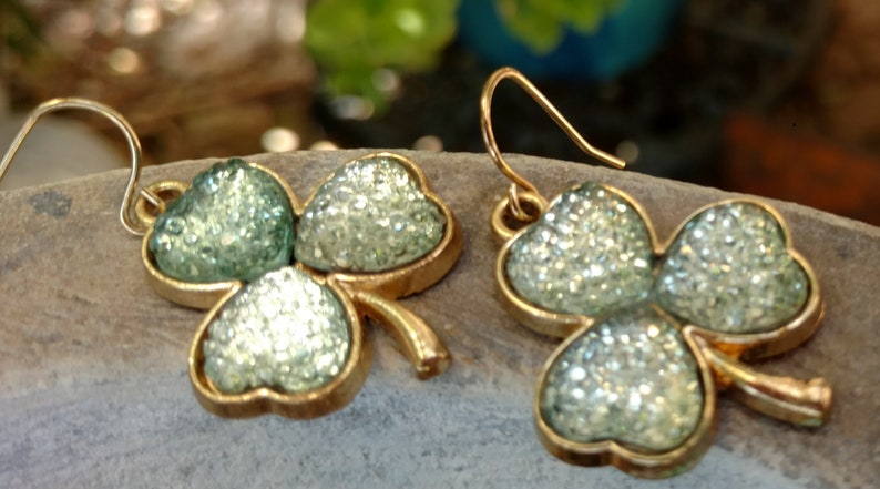 Bridal Jewelry Drop earrings three leaf clover earrings Green Earrings drop Earrings Beaded Earrings Earrings Dangle Earrings