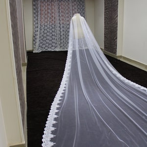 Cathedral Lace Bridal Veil: Royal Mantilla, Ivory Lace Edge, 7 Meter