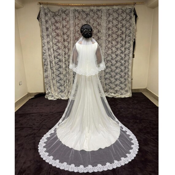 Bridal Lace Cathedral Veil: 2-layer Royal Lace Edge, White  display picture 2