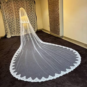 Lace Trim Bridal Veil: 2 layers Lace Veil, vintage long veil, Lace 2 tiers blusher veil, lace trim white veil