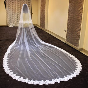 bridal veil 2 tiers lace trim, Bridal Lace Veil, Elegant Bridal Veil, 2 layers blusher Lace Veil, church veil for bride