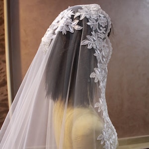 Mantilla Lace Wedding Veil: White Floral Trim, One Layer