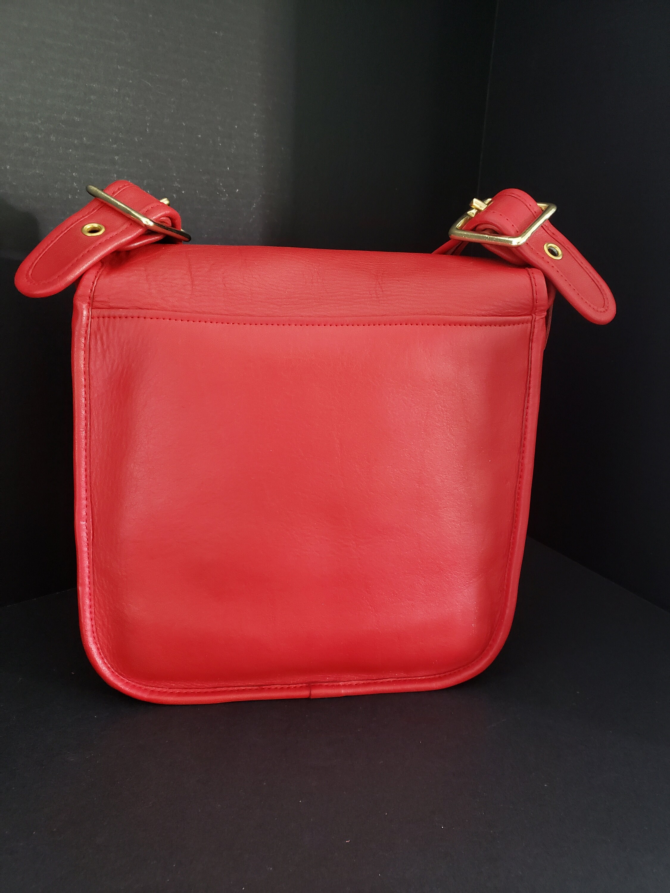 NYC: Vintage Coach COURIER Bag - Satchel in RED Style #8920
