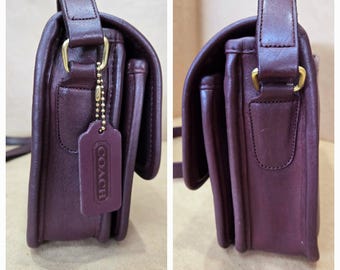 Authentic vintage Coach bag from the Signature Collection 