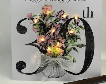 Verjaardagskaart met lichtjes, gepersonaliseerde, handgemaakte kaart met bloemen en lichtjes. Voor elke leeftijd.