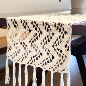 PDF Zigzag Table Runner Crochet Pattern, table runner pattern, home decor pattern, crochet placemat
