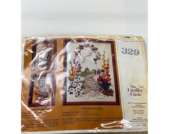 Vintage Needlework Kit Creative Circle Garden Path 0329