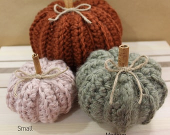 Small Crochet Pumpkin