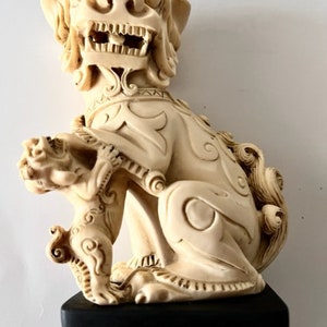 Sculpture Antique Unique Foo Dog Dracon Lion Collectible  Soapstone Resin  Carved Temple Lion Sculptures Guardian Foo Lion Sculpture Rare