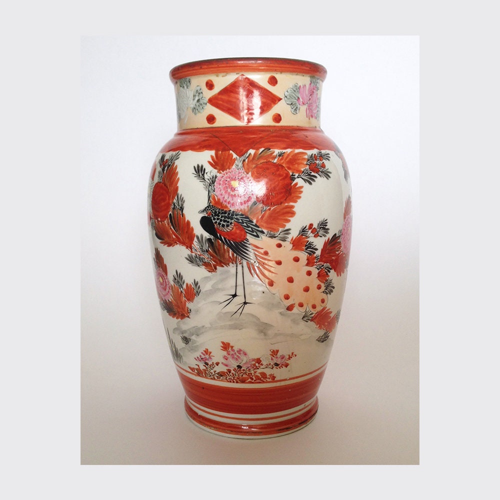 Antique Kutani Vase: Meiji Japanese Porcelain Red Hand-painted