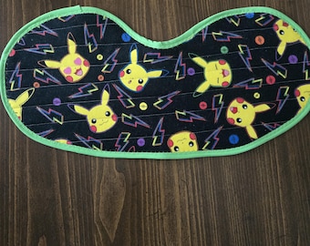 Gestepptes Babylätzchen zum Wickeln und Spucktuch in einem - Zap !!  Pikachu!