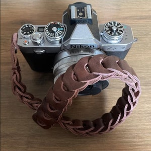 leather DSLR camera strap, Camera strap made with genuine leather, hand braided and stitch for the classic shooter.