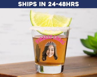 Vaso de chupito de cumpleaños número 21, Vaso de chupito de cara personalizado, Vasos de chupito finalmente legales, Regalo de hito personalizado, Favores de cumpleaños número 21 para