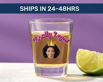 Copo de Shot com Carinha Engraçada: Lembrancinha Personalizada para Festa de 21 Anos