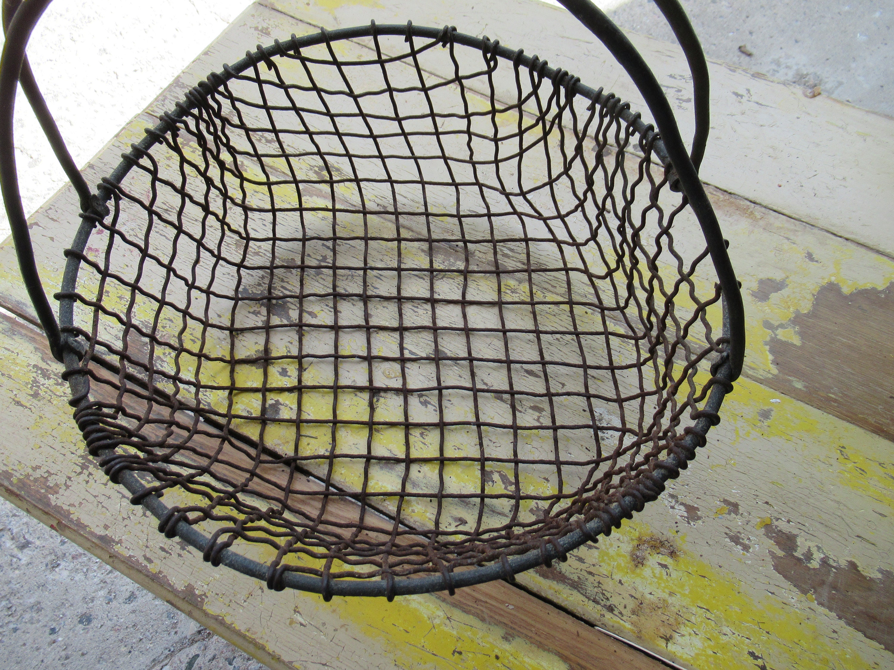 Heavy PRIMITVE WIRE BASKET Clam Homemade Vintage | Etsy