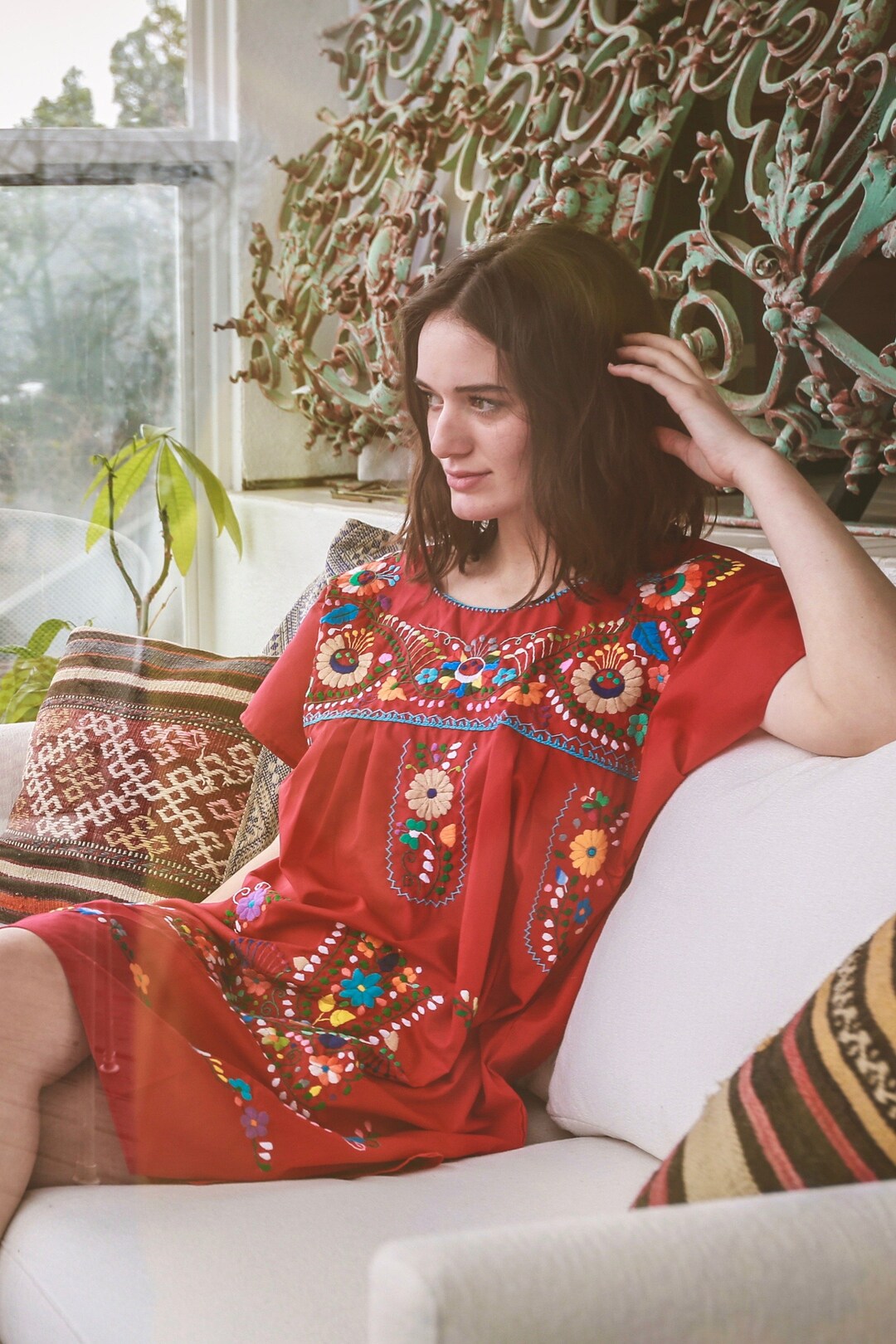 Vestido rojo bordado mexicano hecho a mano de México Traje