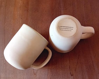 Creme Keramikbecher, Anthropologie, Reaktive Glasur, Steinzeug, handgemacht, Keramik, Keramik, Portugal