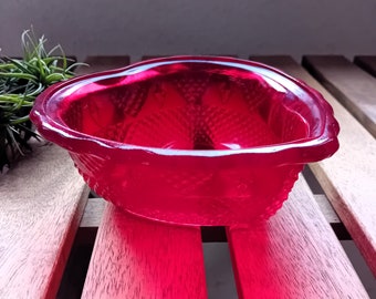 Heart shaped bowl, Red glass, Valentine&#39;s Day, Made in Portugal, Home decor