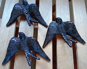 Conjunto de 3 andorinhas de cerâmica preta, Feito à mão, Cerâmica portuguesa, Cerâmica, Decoração de parede, Decoração de parede