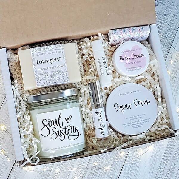 Best Friend Christmas Gift Box - 60+ Gift Ideas for 2023