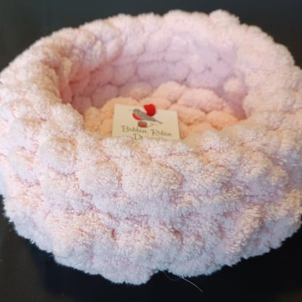 Crocheted Pet Bed - Guinea Pig Bed - Hamster Bed - Rat Bed - Small Animal Bed - Pet Bed - Yarn Bed - Cozy Bed Size MINI- Pink