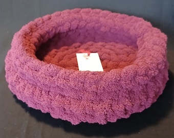 Crocheted Pet Bed - Cat Bed - Dog Bed - Small Animal Bed - Pet Bed - Yarn Bed - Cozy Bed- Size Medium - Wine