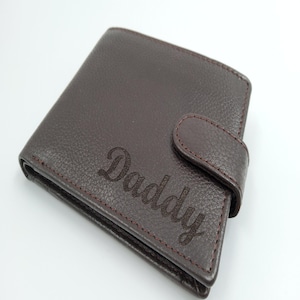 Nova carteira de couro masculina presente carteira personalizada para ele Carteira marrom masculina com bloqueio RFID Frete grátis Carteira porta-cartão gravada presente para o pai
