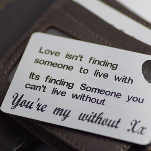 Mens ZILVEREN Portemonnee Insert Credit Card Sized Gepersonaliseerd cadeau voor hem verjaardag vriend echtgenoot verjaardag vaders dag gegraveerde liefde is niet