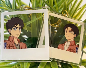 AOT-nyckelringar, Levi och Eren