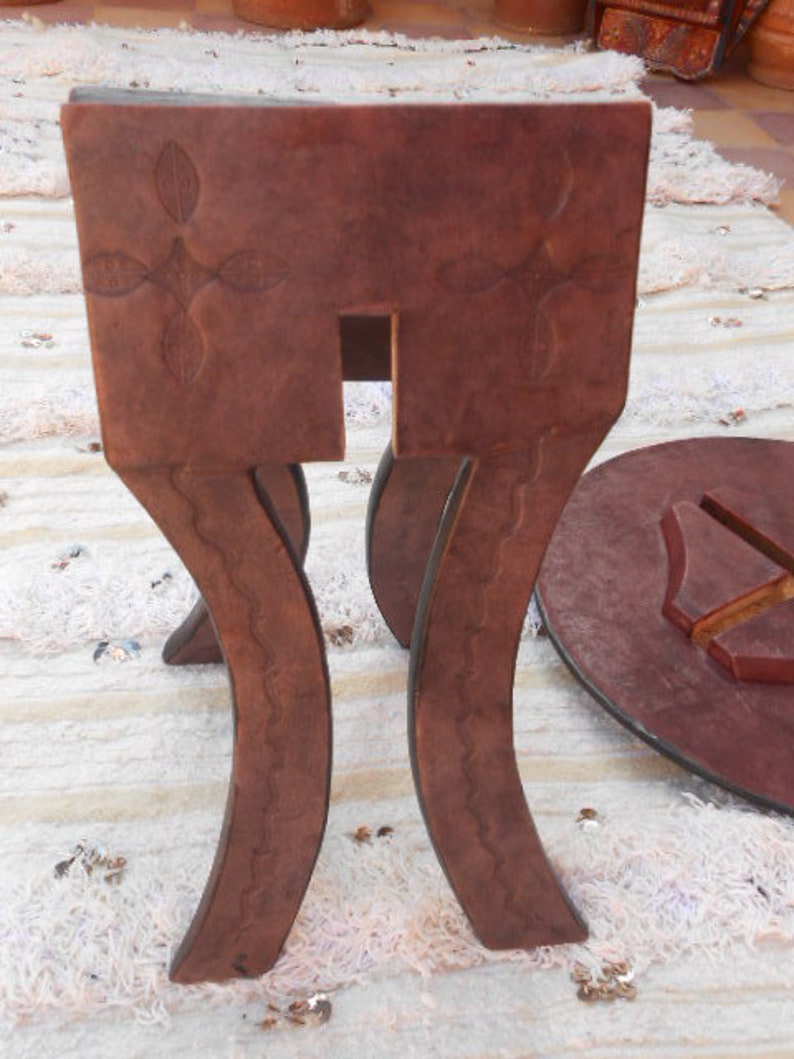 Healing 14.56 x 15.74 inches Small leather coffee table from Niger