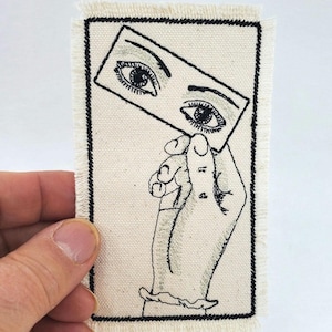 Hand met ziende ogen visitekaartje geborduurde patch canvas patch - maak een gat in je spijkerbroek - patchcollectie - patch voor denim