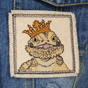 Écusson brodé sur toile Beardie couronné - dragon barbu - reptile