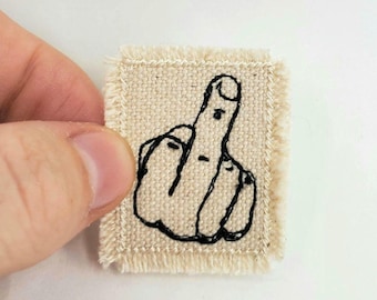 Patch bordado com o dedo do meio | Acessório sarcástico para costurar em bolsas de lona