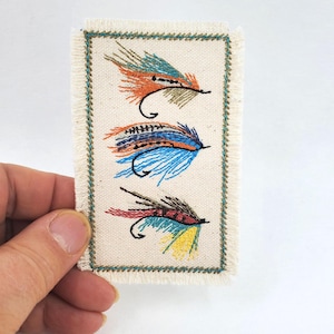 Fliegen Angeln Fliegen Gestickte Aufnäher - Canvas Patch für Mütze oder Jacke.  Tolles Geschenk für Angler.