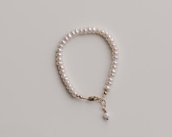 Pearl baby bracelet- baby jewelry, mommy and me bracelets