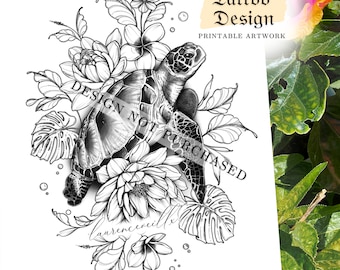 Puede incluir: Diseño de tatuaje en línea de arte en blanco y negro de una tortuga nadando a través de flores y hojas tropicales. El diseño incluye una tortuga, flores, hojas y burbujas. El texto "Design Not Purchased" es visible en la imagen.