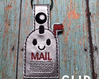 Mail Box Snap Tab Design im Stickrahmen Stickerei Schlüsselanhänger Schlüsselanhänger Vinyl Mailbox niedlichen Cutie Gesicht Smiley Brief