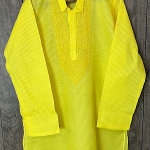 Men&#39;s Yellow  Chikankari Kurta / Free Shipping in US