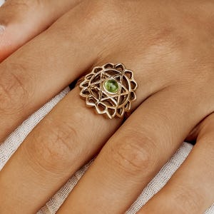 Herzchakra Chakra Anillo oro I Mondstein Boho I Edelsteinring I Geschenk Frau I Tribe Festival Schmuck I Messingring I Gemstone.Journey