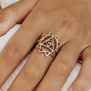 Anillo Halschakra Chakra oro I Mondstein Boho I Edelsteinring I Geschenk Frau I Tribe Festival Schmuck I Messingring I Gemstone.Journey