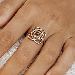 Wurzelchakra Chakra Anillo oro I Mondstein Boho I Edelsteinring I Geschenk Frau I Tribe Festival Schmuck I Messingring I Gemstone.Journey