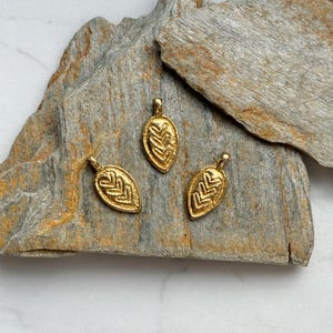 Messinganhänger Speer, 11x21mm, gold Anhänger, Makramee, Schmuckzubehör, Makrameeschmuck, DIY, Schmuckanhänger, Messing