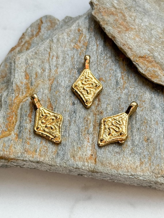 Messinganhänger Schlange, 12x22mm, gold Anhänger, Makramee, Schmuckzubehör, Makrameeschmuck, DIY, Schmuckanhänger, Messing