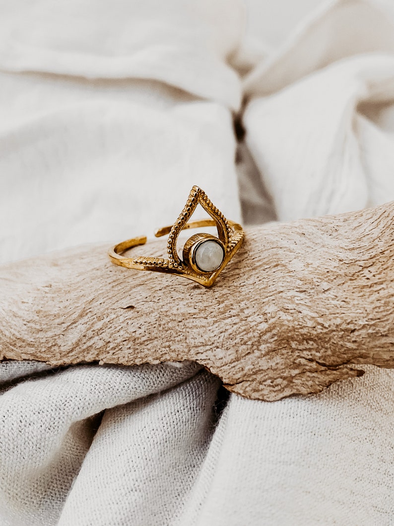 Cosmic Ring gold I Mondstein Boho I Edelsteinring I Geschenk Frau I Edelsteine I Tribe Festival Schmuck I Messingring I Gemstone.Journey image 8