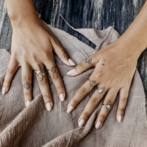 Freya Mondstein Boho Ring I Edelsteinring I Geschenk Frau I Bohemian Edelsteine I Tribe Festival Schmuck I Messingring I Gemstone.Journey image 6