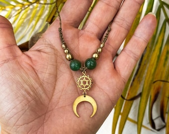 Herz Chakra Kette - Makramee Halskette Choker Tiara Halbmond I Geschenk I Energieschmuck I Mond Schmuckstück I Gemstone Journey Shop