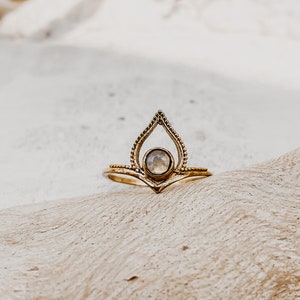 Cosmic Ring gold I Mondstein Boho I Edelsteinring I Gift Frau I Edelsteine I Tribe Festival Schmuck I Messingring I Gemstone.Journey