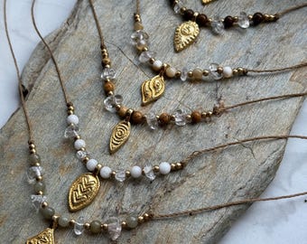 Kette Personalisierbar - Makramee Halskette Choker I personalisiertes Geschenk für sie I Bohohalskette I Schmuckstück I Gemstone Journey
